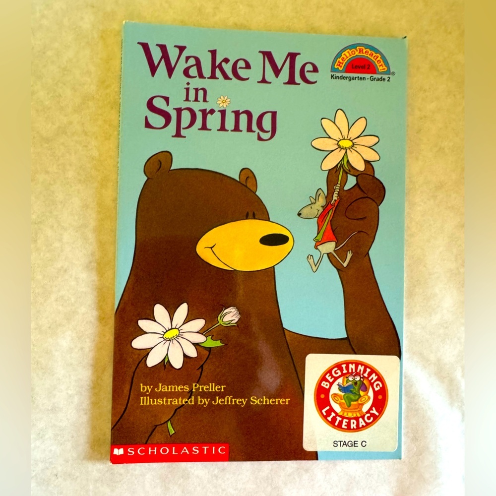 Wake Me in Spring by James Preller (Paperback - Like New) 🌸📖